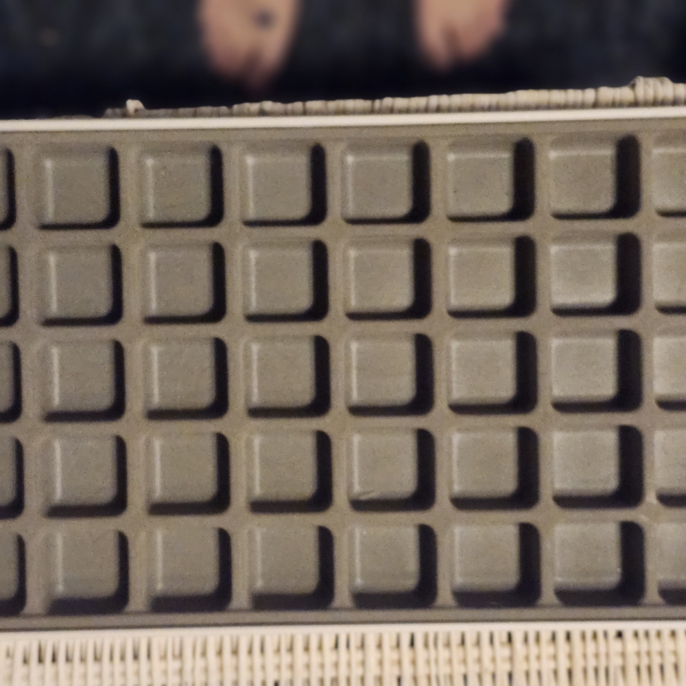 Textured Grid Tray - Gray Rubberized Mat